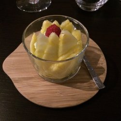 Wanya - Carpaccio d'ananas avec glace vanille et chantilly au macha : délicieux !