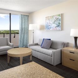 Embassy Suites by Hilton Tampa Airport Westshore - Guest room