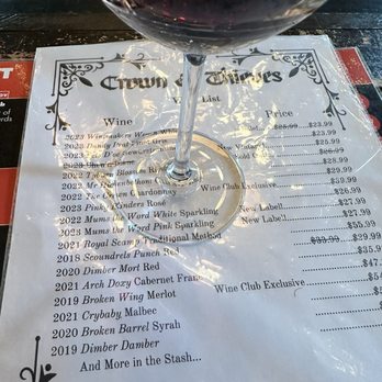 Crown & Thieves - Wineries Near Me - West Kelowna, British Columbia