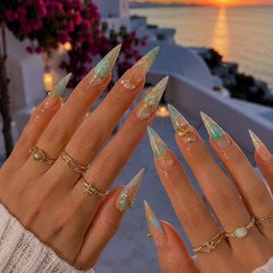 Lavue Nail Lounge