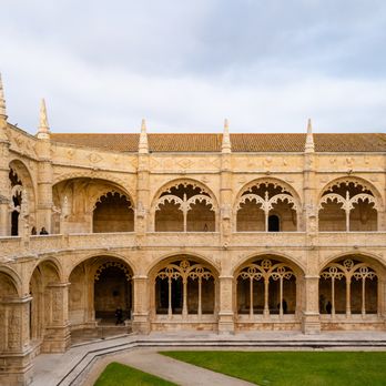 Mosteiro dos Jerónimos - Courtyard - Landmarks & Historical Buildings Near Me - Lisbon, 11 Mosteiro dos Jerónimos - Courtyard - Landmarks & Historical Buildings Near Me - Lisbon, 11