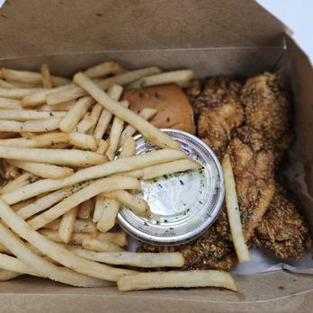 CM Chicken - Gardena - Soy garlic wings lunch combo - Chicken Shop Near Me - Gardena, California CM Chicken - Gardena - Soy garlic wings lunch combo - Chicken Shop Near Me - Gardena, California