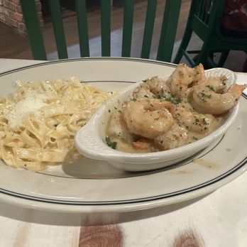 Mandolas Italian Kitchen - Shrimp Scampi - Italian Near Me - Oldsmar, Florida