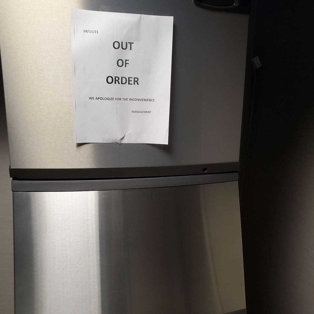 Hampton Inn & Suites Dublin - This ice machine has been out of order for over 3 weeks, and counting... - Hotels Near Me - Dublin, Georgia