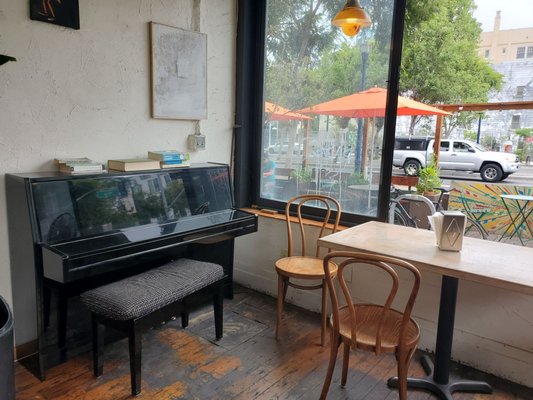 Mercury Cafe by null
