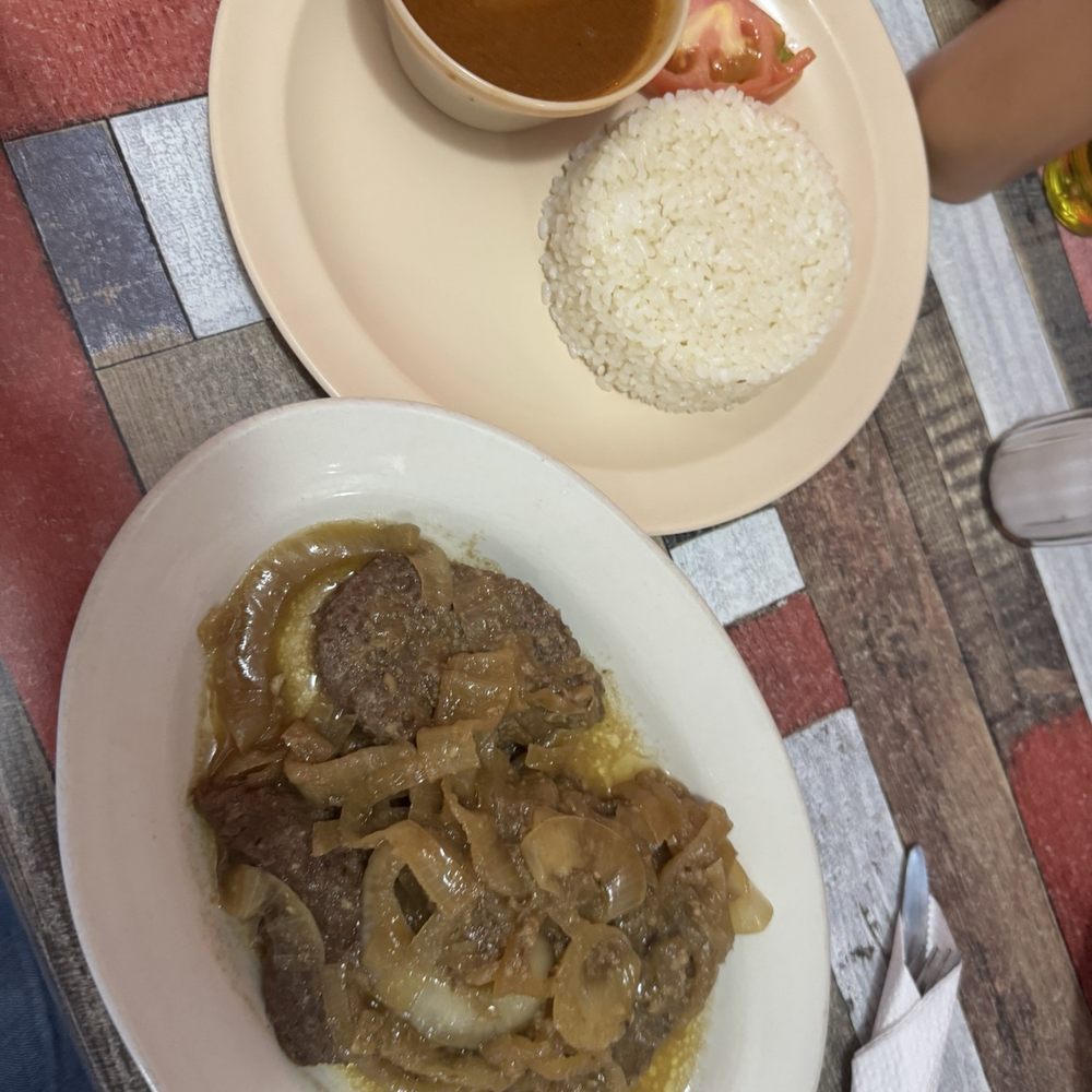 El Bohio Restaurant - Bistec encebollado Arroz Blanco Habichuelas Tostones - Puerto Rican Near Me - Ponce, Puerto Rico El Bohio Restaurant - Bistec encebollado Arroz Blanco Habichuelas Tostones - Puerto Rican Near Me - Ponce, Puerto Rico