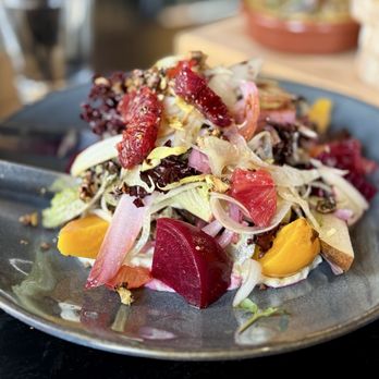 Magpie Cafe - Solstice Salad - New American Near Me - Sacramento, California Magpie Cafe - Solstice Salad - New American Near Me - Sacramento, California
