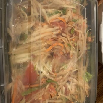 Tea Rose Diner - Papaya salad level 2 spice is perfect - Thai Near Me - Murray, Utah