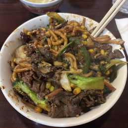 Beef, broccoli, corn, onion, jalapeno, carrots, house mix and extra garlic $16.99 with refills in house only Beef, broccoli, corn, onion, jalapeno, carrots, house mix and extra garlic $16.99 with refills in house only