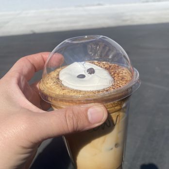 Re Coffee - Einspanner - Desserts Near Me - Northridge, California