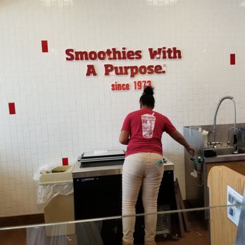Smoothie King - a woman preparing food in a kitchen - Juice Bars & Smoothies Near Me - Waco, Texas Smoothie King - a woman preparing food in a kitchen - Juice Bars & Smoothies Near Me - Waco, Texas