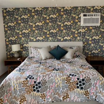 Rockin Epoxy - Bedroom wall wallpaper - Flooring Near Me - Palm Springs, California Rockin Epoxy - Bedroom wall wallpaper - Flooring Near Me - Palm Springs, California