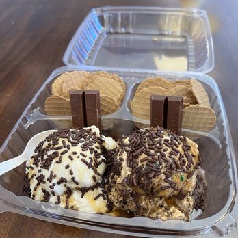 Blueberry Haus Downtown - Ice cream nachos - maple and Golddigger flavors - Ice Cream & Frozen Yogurt Near Me - Brattleboro, Vermont Blueberry Haus Downtown - Ice cream nachos - maple and Golddigger flavors - Ice Cream & Frozen Yogurt Near Me - Brattleboro, Vermont