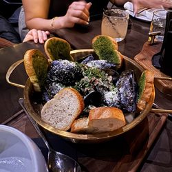 The Living Room Restaurant - Mussels with bread