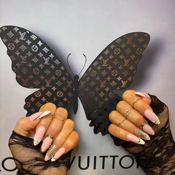 Blume Nails Spa - Nail Salons Near Me - Solon, Ohio Blume Nails Spa - Nail Salons Near Me - Solon, Ohio