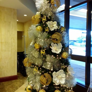 St Luke's Hospital - Beautiful Christmas tree in the lobby - Hospitals Near Me - Chesterfield, Missouri St Luke's Hospital - Beautiful Christmas tree in the lobby - Hospitals Near Me - Chesterfield, Missouri