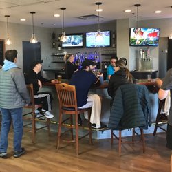 Five Seasons Family Sports Club - Burr Ridge - Bar area  Nov 2018