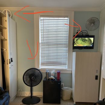 NYAH - 3 fans set up and running before check in. The hotel knew the ac didn't work before we checked in and still put us in that room - Hotels Near Me - Key West, Florida NYAH - 3 fans set up and running before check in. The hotel knew the ac didn't work before we checked in and still put us in that room - Hotels Near Me - Key West, Florida