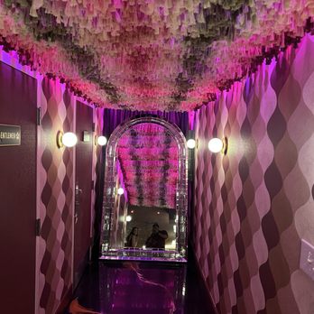 Nikitta Orlando - Bathroom hallway - Japanese Near Me - Orlando, Florida