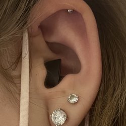 Body Jewelry Plus - Brand new helix piercing seen in my upper ear.