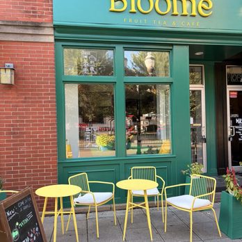 Bloome Fruit Tea & Cafe - Outdoor seating - Cafes Near Me - Stamford, Connecticut