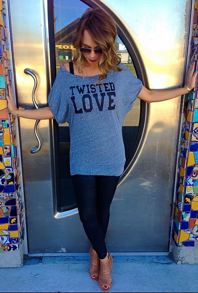 Twisted Sisters Boutique Logo