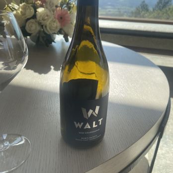 HALL Rutherford - White wine for ppl who only like red wine - Wine Tours Near Me - St. Helena, California