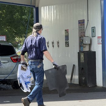 1. National Pride Car Wash