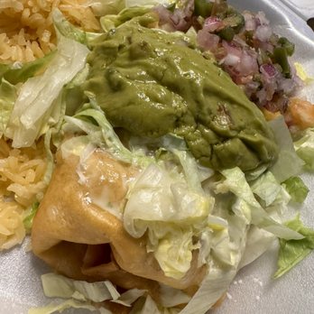 Gracias A Dios Restaurant - Chimichanga de Pollo Burrito - Honduran Near Me - Wilmington, North Carolina Gracias A Dios Restaurant - Chimichanga de Pollo Burrito - Honduran Near Me - Wilmington, North Carolina