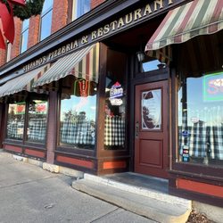 Stefano's Pizzeria & Restaurant - The storefront