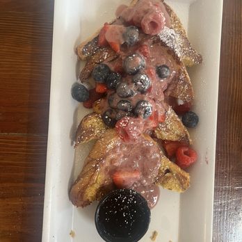 Park Cafe - Berry French toast - American Near Me - Litchfield Park, Arizona