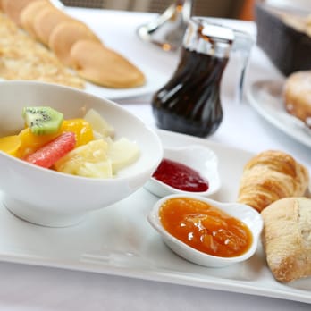 Groff Hôtel Restaurant-SA - Petit déjeuner - Hotels Near Me - Biesheim, 68