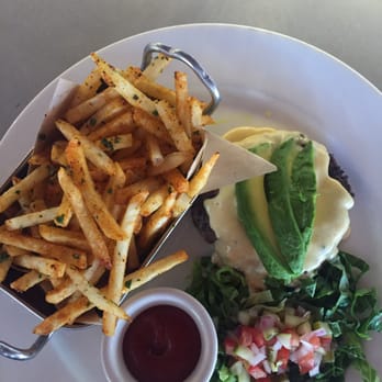 Drake Downtown Bend - Burger with bun - New American Near Me - Bend, Oregon Drake Downtown Bend - Burger with bun - New American Near Me - Bend, Oregon