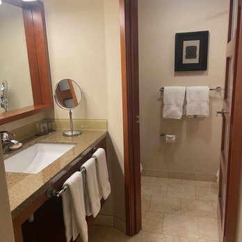 The Paramount Hotel - Bathroom area - clean - Hotels Near Me - Seattle, Washington The Paramount Hotel - Bathroom area - clean - Hotels Near Me - Seattle, Washington