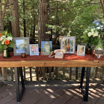 Arrowhead Pine Rose Cabins - Entry table - Venues & Event Spaces Near Me - Twin Peaks, California
