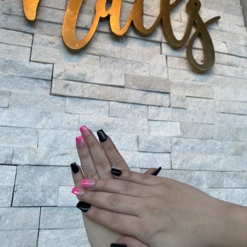 Lavish Nails - Mani, full set, dip powder, with design - Nail Salons Near Me - Vancouver, Washington