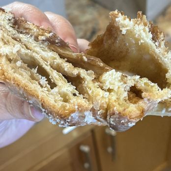 La Maison Cafe - Cinnamon roll - Breakfast & Brunch Near Me - Newport, Oregon La Maison Cafe - Cinnamon roll - Breakfast & Brunch Near Me - Newport, Oregon