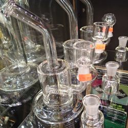 Holmes Den - More bongs!!