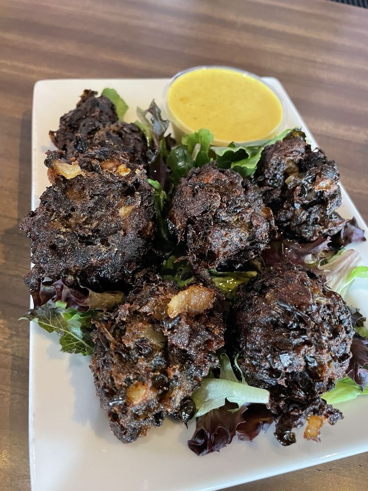 The Royale Food & Spirits