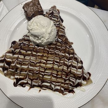 Dessert Avenue - Chocolate Lover Crepe - Desserts Near Me - Murphy, Texas Dessert Avenue - Chocolate Lover Crepe - Desserts Near Me - Murphy, Texas