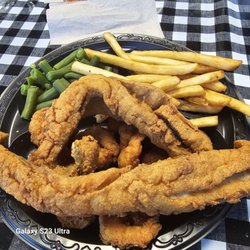 Mikey's Diner - Fish & shrimp with sides