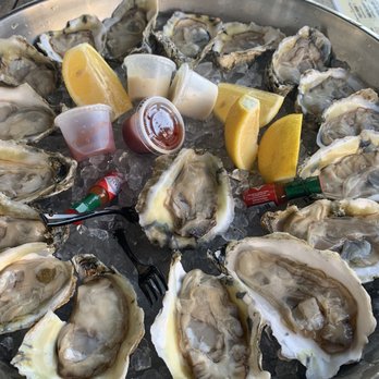 Bungalow Bar - Oysters - American Near Me - Seaside, New York