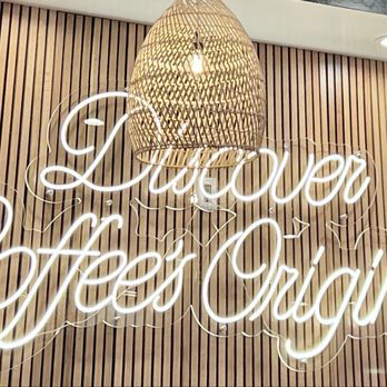 Qamaria Coffee - Decor - Coffee & Tea Near Me - Fullerton, California
