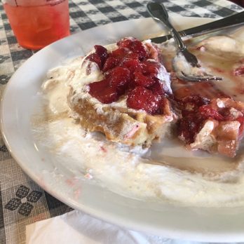 Hometown Charm Cafe - Waffle - Breakfast & Brunch Near Me - Sumner, Washington