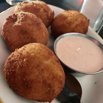 El Criollo Bar & Grill - Papa Rellenas de carne - Cuban Near Me - Burbank, California El Criollo Bar & Grill - Papa Rellenas de carne - Cuban Near Me - Burbank, California