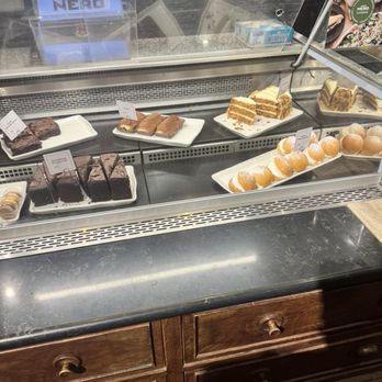 Caffè Nero - Pastry case - Coffee & Tea Near Me - Boston, Massachusetts