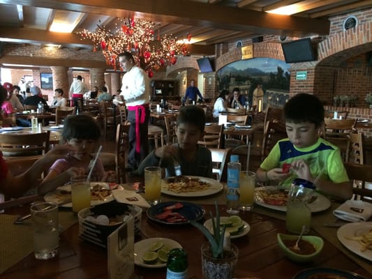 La Tequila Cocina de México Av México by null