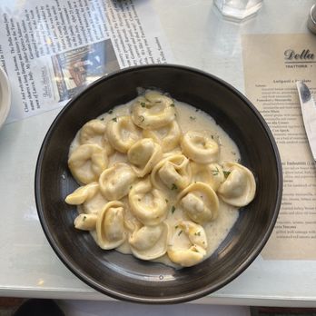 Della Santina's - Tortellini alla Panna - Italian Near Me - Sonoma, California
