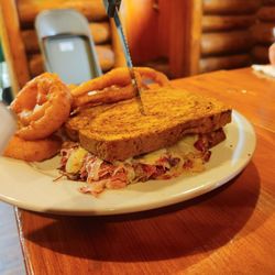 Gwin's Lodge Restaurant - Reuben