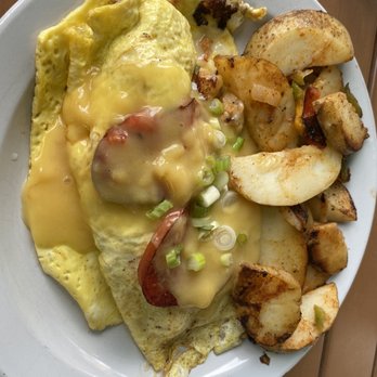 Sharkeys - Lobster omelet - American Near Me - Key Largo, Florida Sharkeys - Lobster omelet - American Near Me - Key Largo, Florida